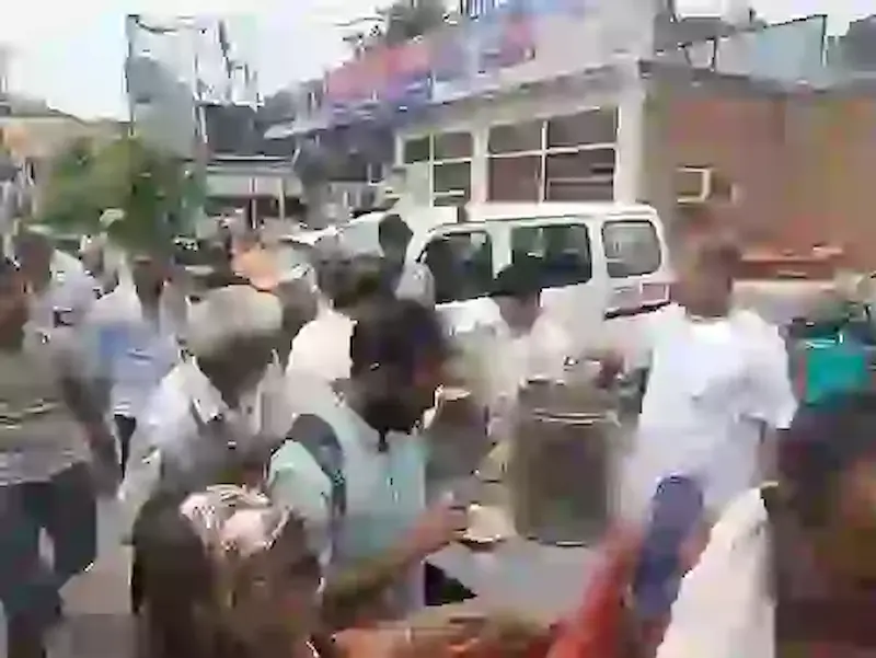 Annadaan Mahadaan
